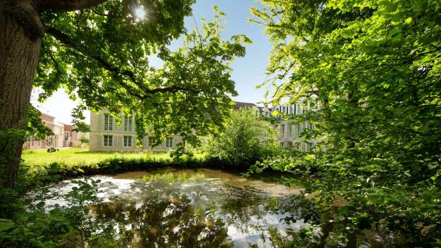 Extérieur du Grand Pavillon à Chantilly - Hôtel 4 étoiles Chantilly  