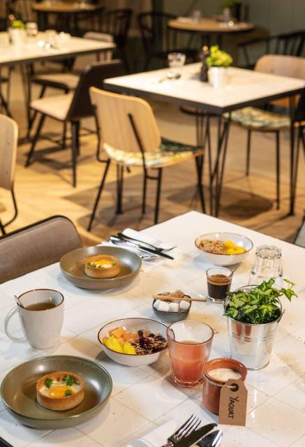 Breakfast - Le Grand Pavillon Chantilly