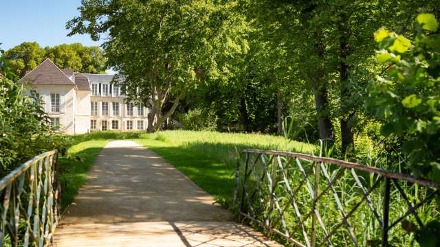 Extérieur du Grand Pavillon à Chantilly - Hôtel 4 étoiles Chantilly  