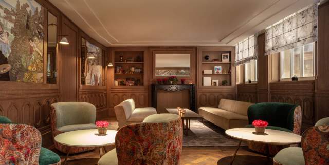 Salon détente du Grand Pavillon à Chantilly - Hôtel 4 étoiles Chantilly  